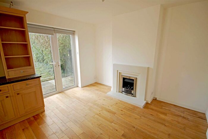 4 Bedroom Semi-Detached House To Rent In Mackie Avenue, Patcham, Brighton, BN1