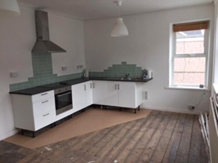 3 Bedroom Flat To Rent In Ystrad Mynach, Hengoed, CF82