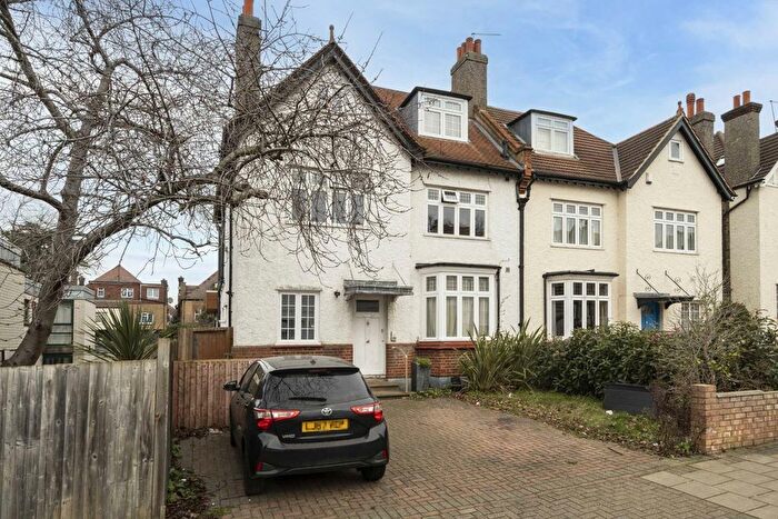 2 Bedroom Flat To Rent In Prentis Road, Streatham, SW16