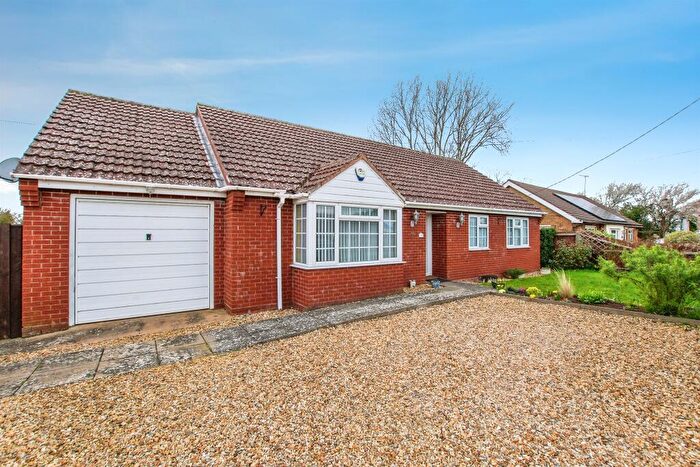 3 Bedroom Detached Bungalow For Sale In Fridaybridge Road, Elm, Wisbech, PE14