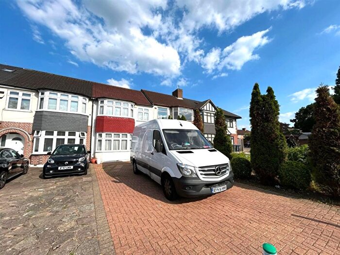 3 Bedroom Terraced House To Rent In New Park Avenue, London, N13