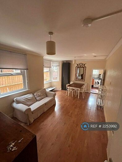 2 Bedroom Flat To Rent In Manor House, London, N4