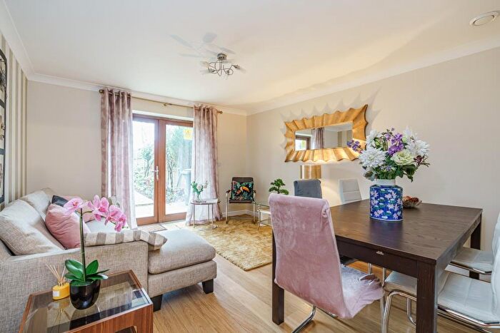 4 Bedroom Town House To Rent In John North Close, High Wycombe, HP11