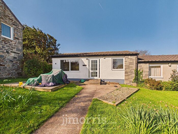 2 Bedroom Semi-Detached Bungalow For Sale In Dinas Cross, Newport, SA42
