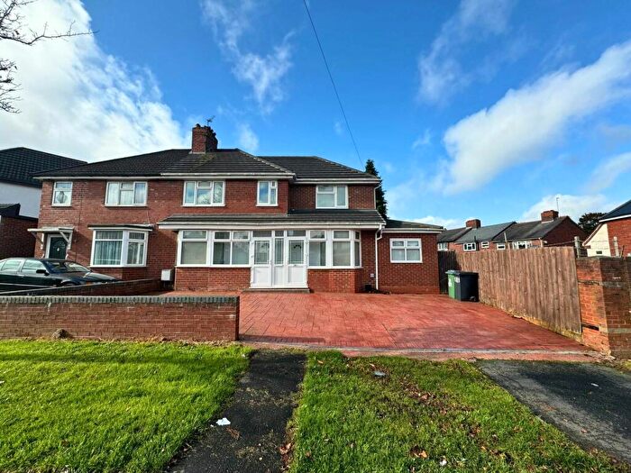 6 Bedroom Semi-Detached House To Rent In Hurst Road, Smethwick, B67