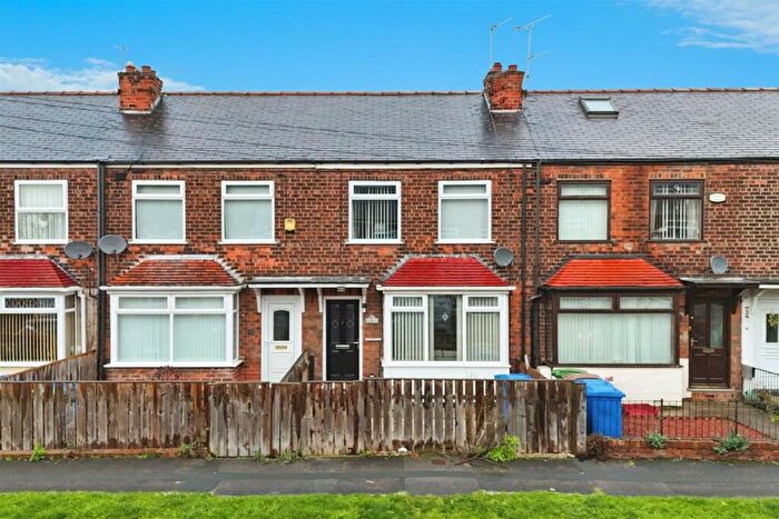 2 Bedroom Terraced House For Sale In Northfield Avenue, Hessle, HU13