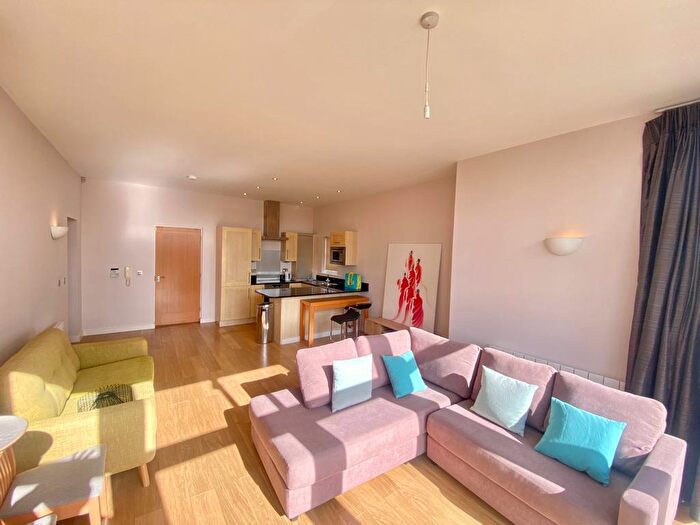 2 Bedroom Apartment To Rent In Park Heights, - The Ropewalk, Nottingham, NG1