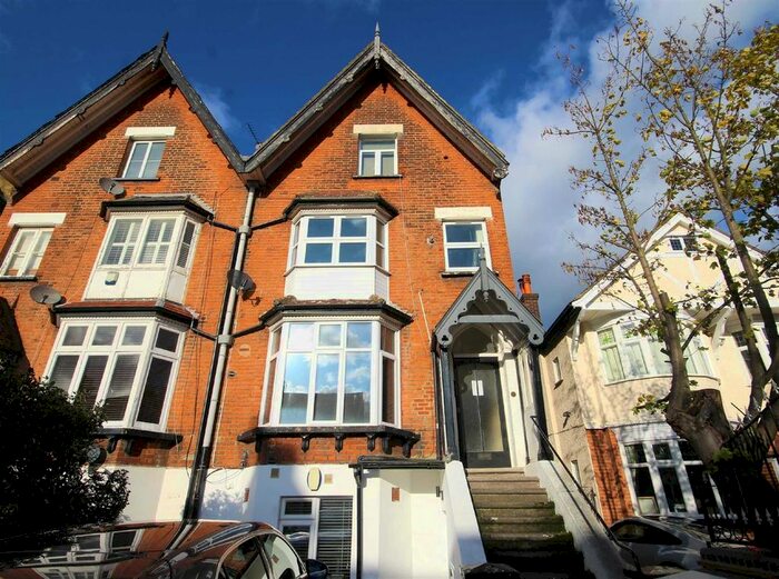 1 Bedroom Flat To Rent In Grove Hill, London E18