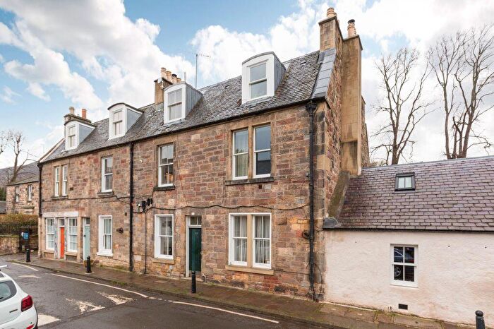 1 Bedroom Flat For Sale In / The Causeway, Duddingston Village, Edinburgh, EH15