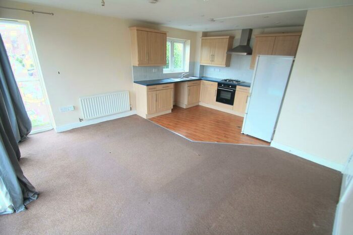 2 Bedroom Apartment To Rent In Primrose Close, Luton, LU3