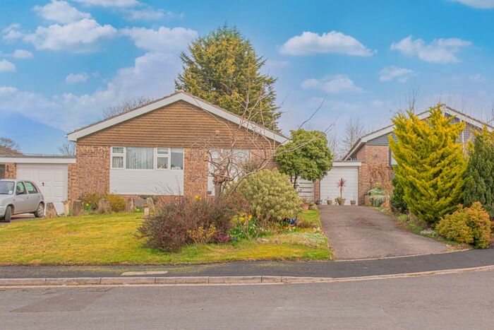 3 Bedroom Bungalow For Sale In Vale Leaze, SN15