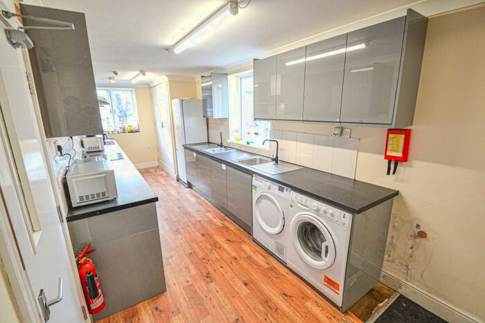 1 Bedroom Detached House To Rent In Mill Road, Cambridge, CB1