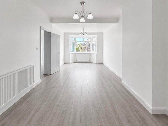 3 Bedroom Terraced House To Rent In Southfield Road, Waltham Cross, EN8