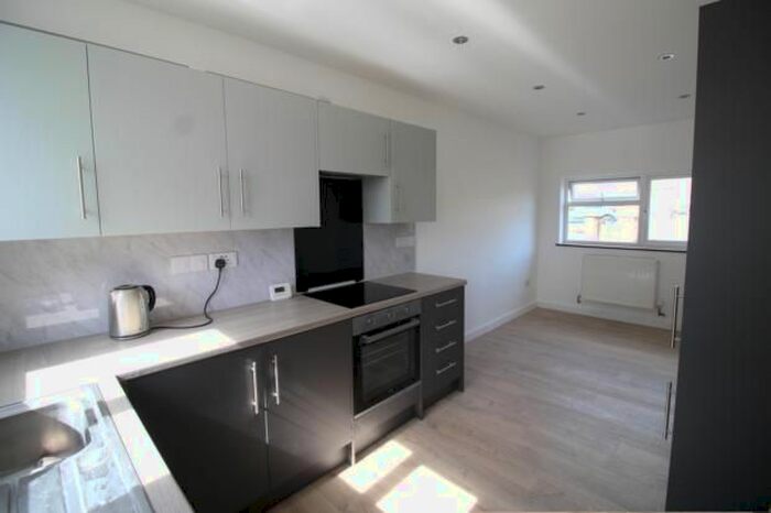 2 Bedroom Terraced House To Rent In Berrymoor Road, Wellingborough, NN8