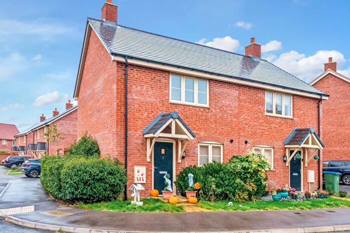 2 Bedroom Detached House For Sale In Aston Clinton, Buckinghamshire, HP22