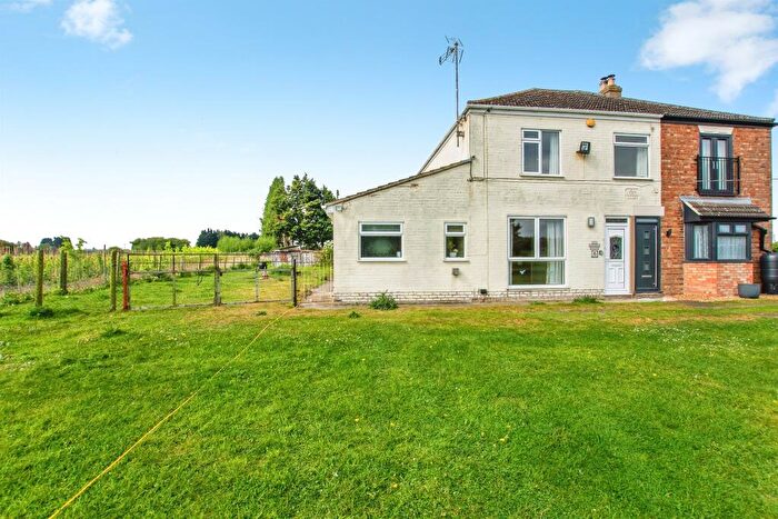 3 Bedroom Semi-Detached House For Sale In Basin Road, Outwell, Wisbech, PE14