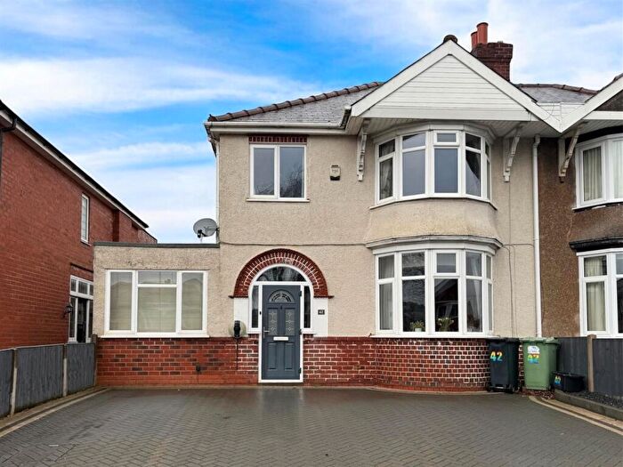 3 Bedroom Semi Detached House For Sale In Manor Lane, Halesowen, B62