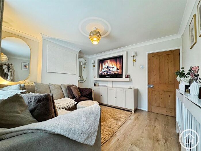 2 Bedroom Terraced House For Sale In Station Road, Rainham, Gillingham, ME8