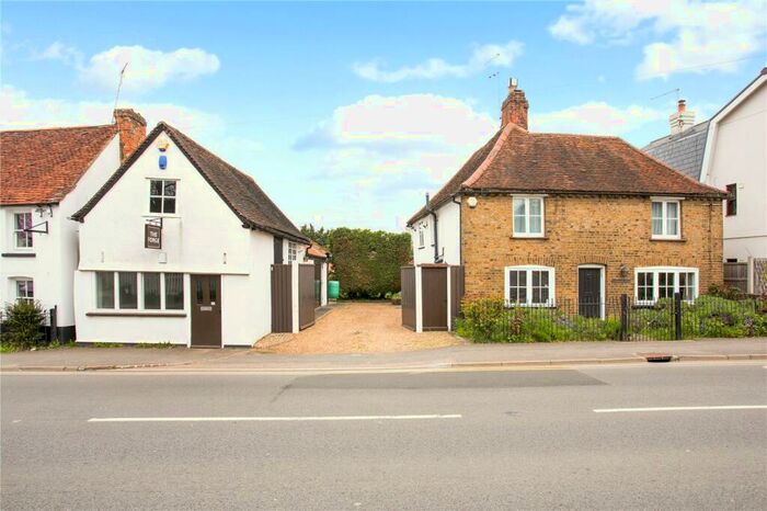 4 Bedroom Detached House For Sale In Harlow Road, Roydon, Essex, CM19
