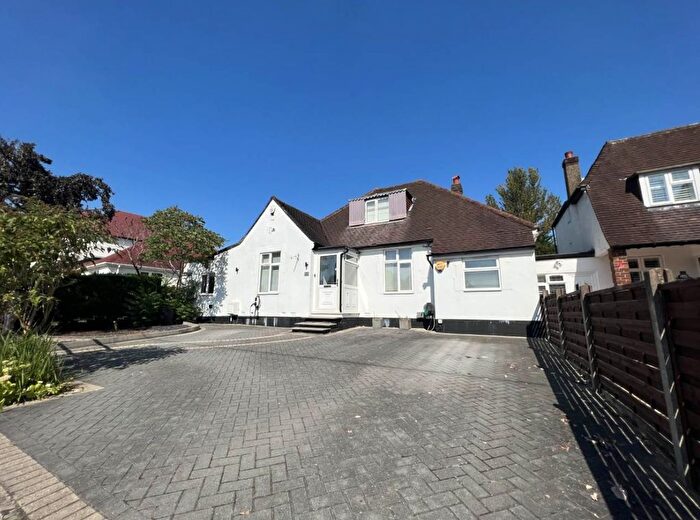 5 Bedroom Semi-Detached House To Rent In Hillside Road, Northwood, Greater London, HA6