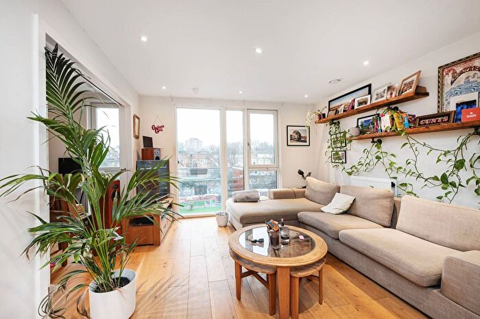 2 Bedroom Flat To Rent In Wiltshire Row, Hoxton, London, N1