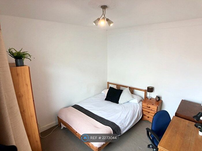 4 Bedroom Terraced House To Rent In Alver Road, Portsmouth, PO1