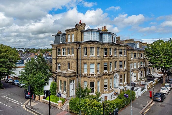 2 Bedroom Property For Sale In The Drive, Hove, BN3