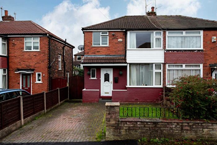3 Bedroom Semi-Detached House To Rent In Charlbury Avenue, Prestwich, M25
