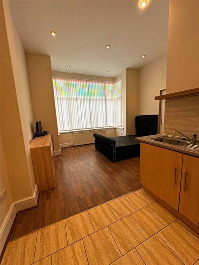 Apartment To Rent In Hagley Road, Edgbaston, Birmingham, B17