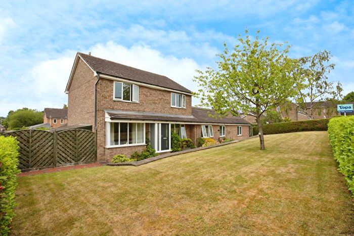 5 Bedroom Detached House For Sale In Mulberry View, Adel, LS16