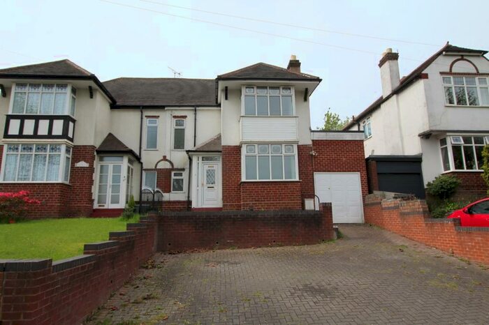3 Bedroom Semi-Detached House To Rent In The Broadway, Dudley, West Midlands, DY1