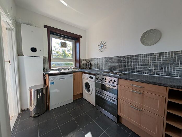 2 Bedroom Flat To Rent In Short Loanings, Rosemount, Aberdeen, AB25