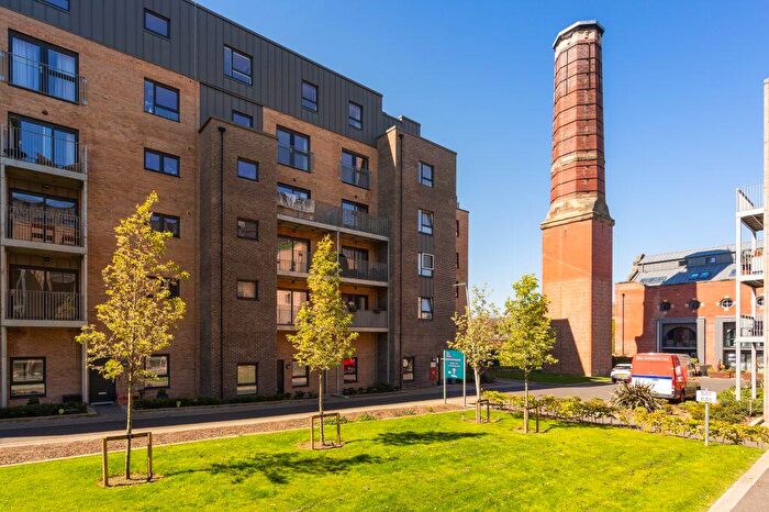 2 Bedroom Flat For Sale In / Shrubhill Walk, Edinburgh, EH7