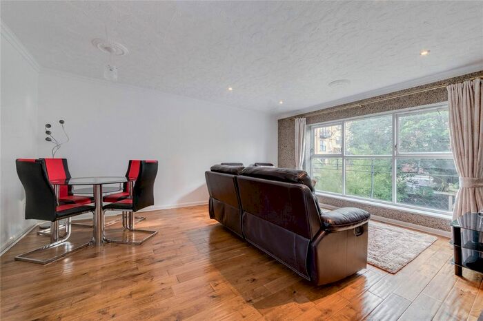 3 Bedroom Terraced House For Sale In Hardy Avenue, London, E16