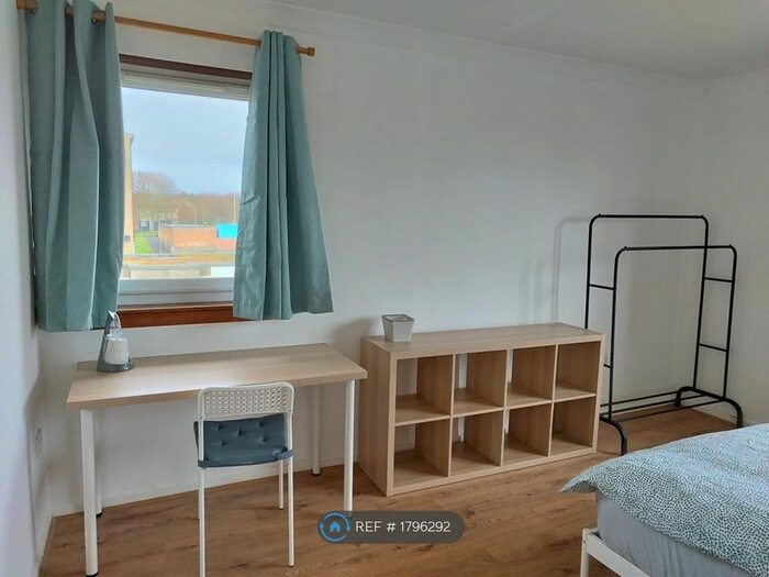 2 Bedroom Flat To Rent In Lossie Place, Dundee, DD2