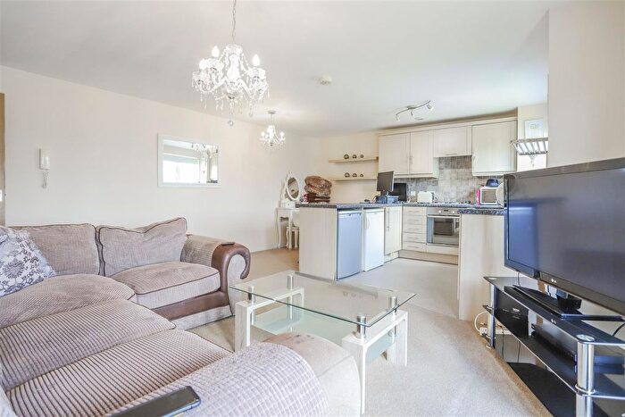 1 Bedroom Flat To Rent In Giants Seat Grove, Swinton, Manchester, M27