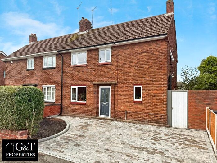 3 Bedroom Semi-Detached House For Sale In Buxton Road, Dudley, DY2