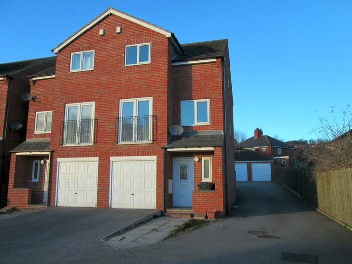 3 Bedroom House To Rent In Manor Court, Ward Green, S70