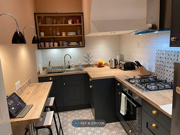 2 Bedroom Flat To Rent In Blackmans Yard, London, E2