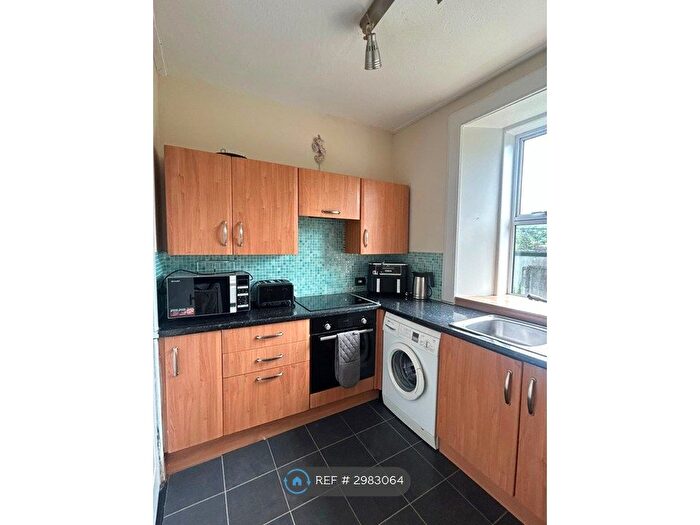3 Bedroom Maisonette To Rent In Todshill St, Strathaven, ML10