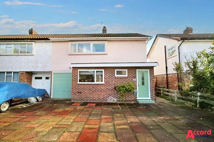 3 Bedroom Semi-Detached House To Rent In Bourne End, Hornchurch, RM11