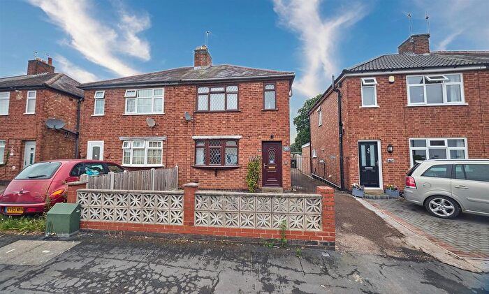 3 Bedroom Semi-Detached House For Sale In John Nichols Street, Hinckley, LE10