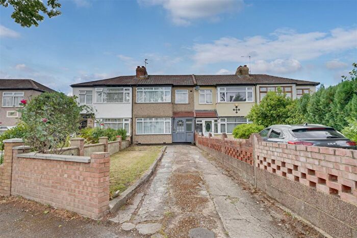 3 Bedroom Terraced House For Sale In Scotland Green Road, Enfield, EN3