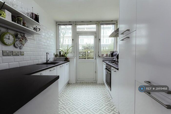 4 Bedroom Flat To Rent In Peckham, London, SE15