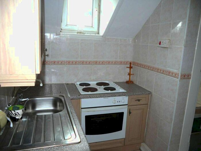 1 Bedroom Flat To Rent In Victoria Crescent, Manchester, M30