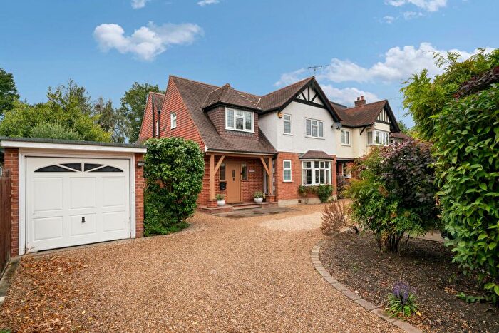 4 Bedroom Detached House For Sale In Blundel Lane, Stoke D'abernon, KT11