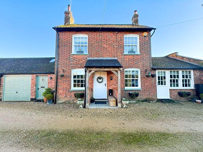 2 Bedroom Detached House For Sale In Chapel Square, Stewkley, LU7