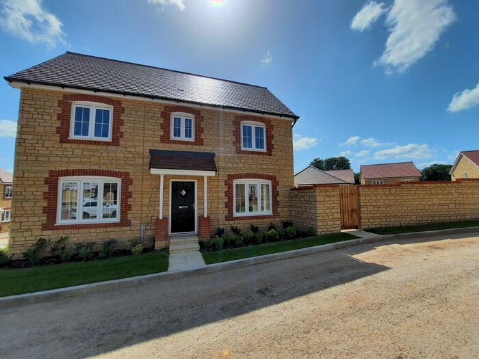 3 Bedroom House To Rent In Milborne Port, DT9