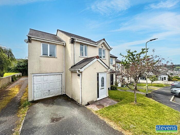 4 Bedroom End Of Terrace House For Sale In Leaholes Avenue, Okehampton, Devon, EX20
