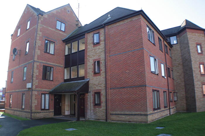 2 Bedroom Flat To Rent In Regent Court, Reading, Berkshire, RG1
